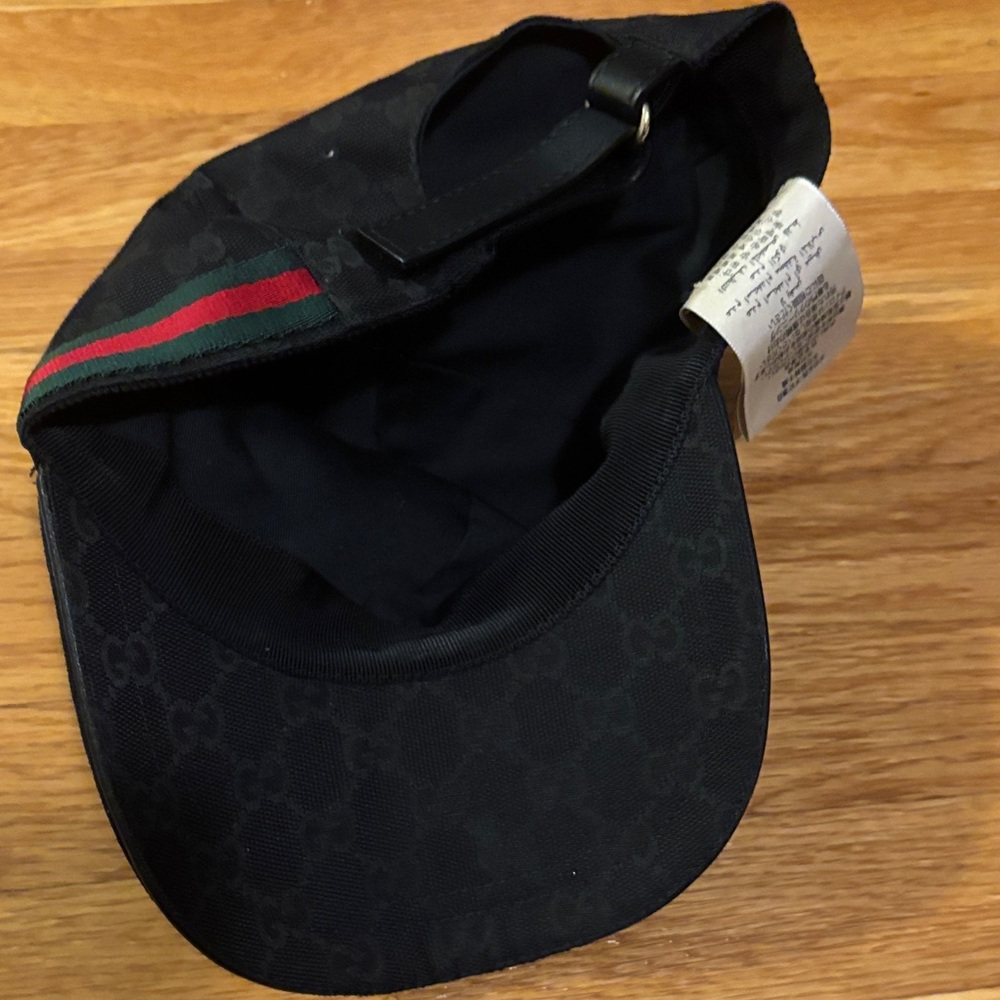 Authentic Gucci Black Hat with Red and Green Accents - Picture 7 of 11